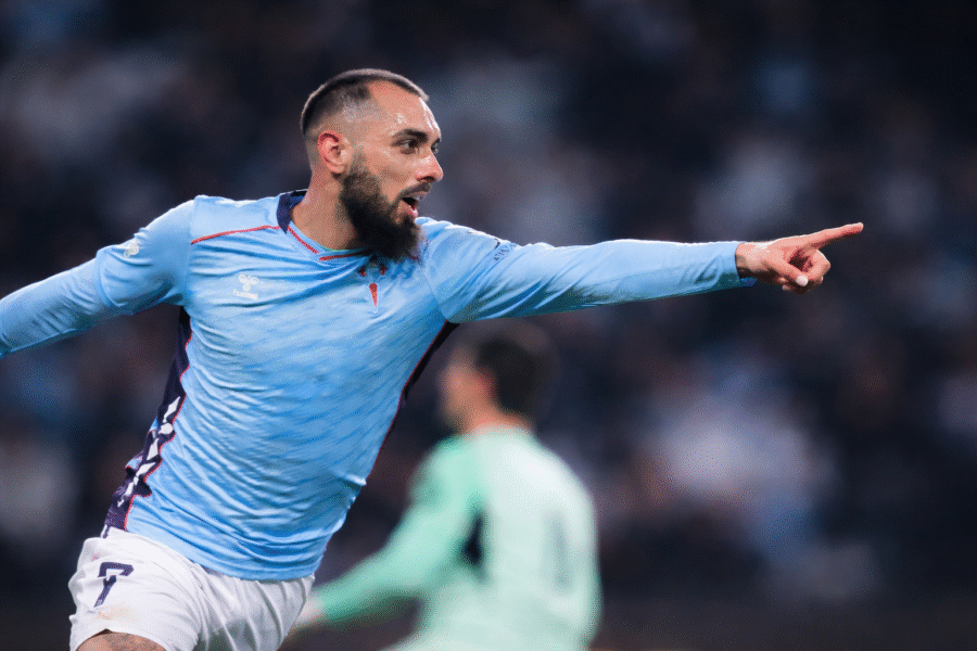 Borja Iglesias celebrando su gol ante el Madrid
