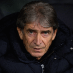 Manuel Pellegrini, en un frío partido del Betis