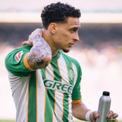 Antony en el duelo ante el Rayo