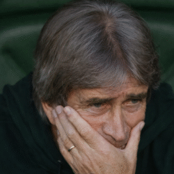 Manuel Pellegrini, en el banquillo del Betis