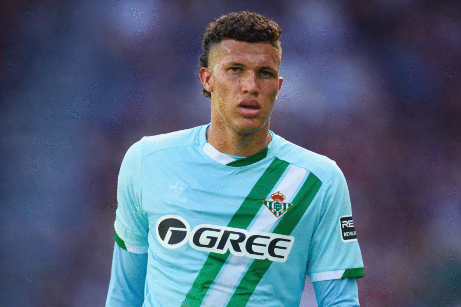 Deossa durante un partido con el Betis