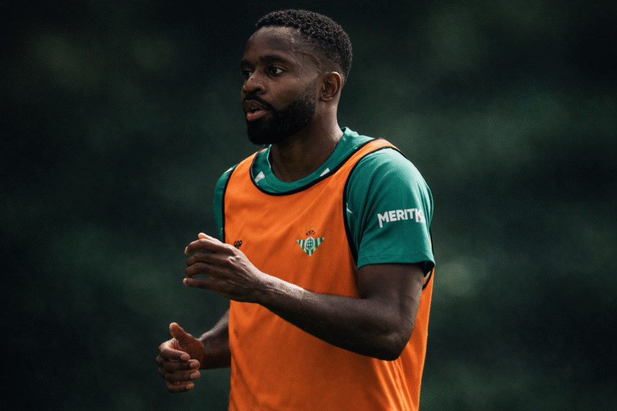 Bakambu durante un entrenamiento