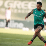 Chimy durante un entrenamiento con el Betis