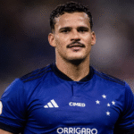 Kaiki Bruno durante un partido con Cruzeiro