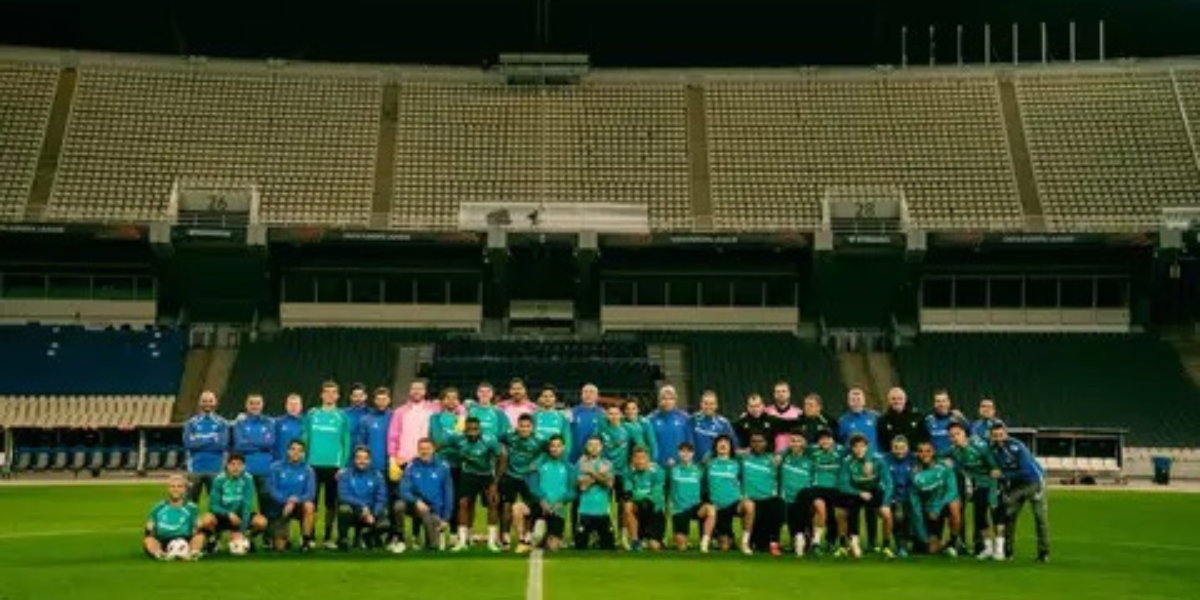 La plantilla del Betis en Grecia