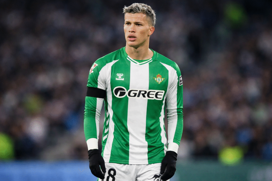 Deossa durante un encuentro con el Betis