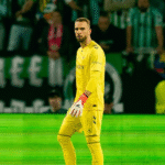 Pau López en el encuentro ante Panathinaikos