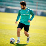 Isco entrenando sobre el campo