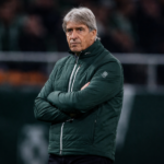 Manuel Pellegrini durante un partido del Betis