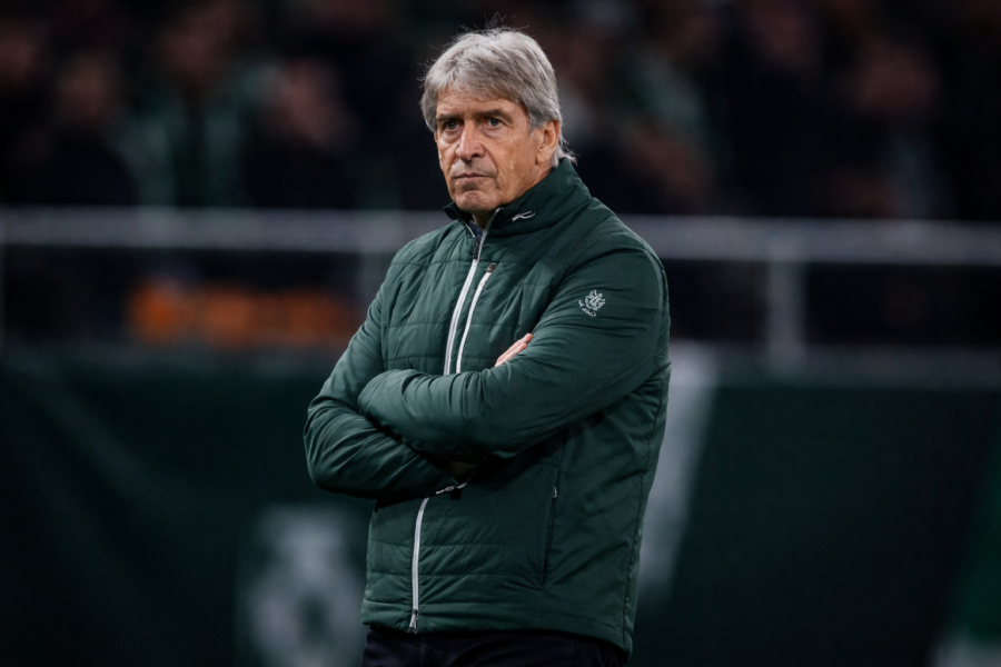 Manuel Pellegrini durante un partido del Betis