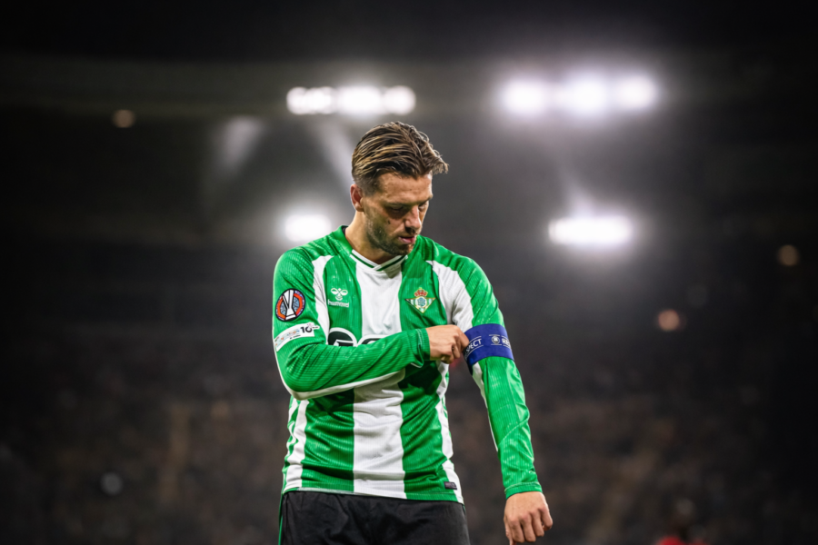 Lo Celso con el brazalete de capitán del Betis
