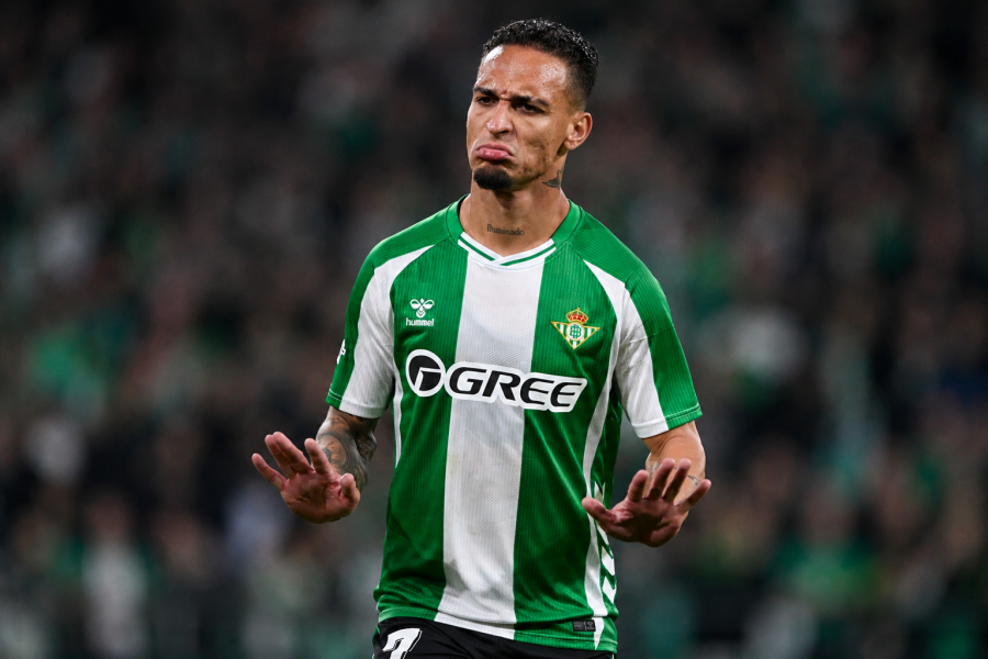 Antony celebrando un gol con el Betis