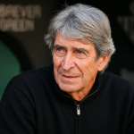 Pellegrini en el banquillo del Betis