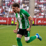 Masquè celebrando su gol al Murcia