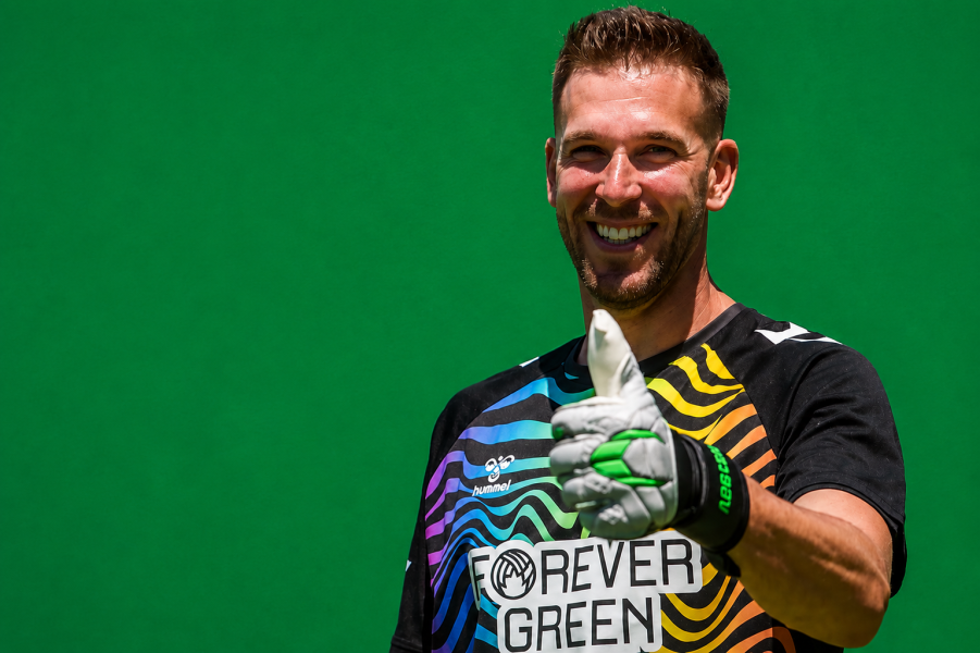Adrián en su presentación en su regreso al Betis