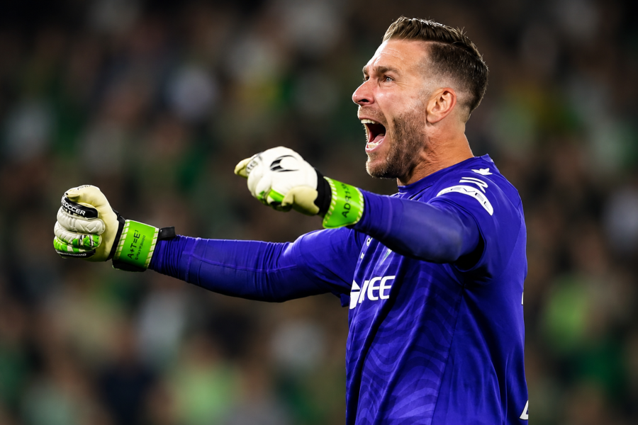 Adrián celebrando un gol del Betis