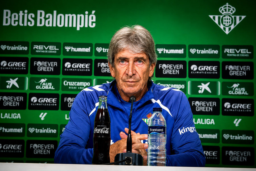 Pellegrini en la rueda de prensa previa al Oviedo