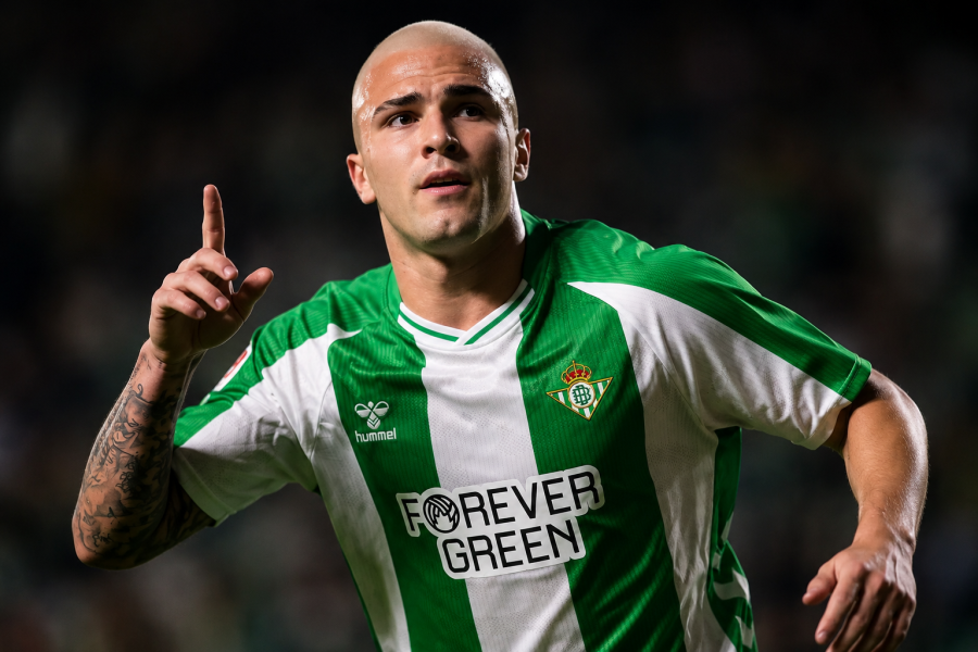 Pablo García celebrando un gol con el filial
