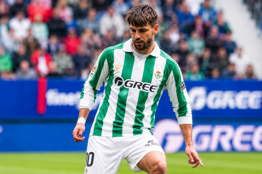 Lo Celso con el balón en el choque ante Osasuna