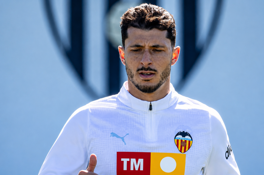 Guido Rodríguez entrenando con el Valencia