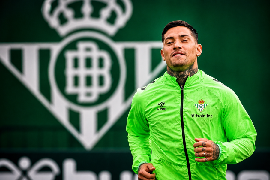 Chimy Ávila, durante un entrenamiento del Betis
