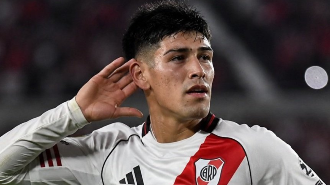 Lautaro Rivero, celebrando un gol con River Plate