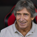 Pellegrini en el banquillo del Betis