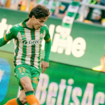 Rodrigo Riquelme en un choque liguero del Betis