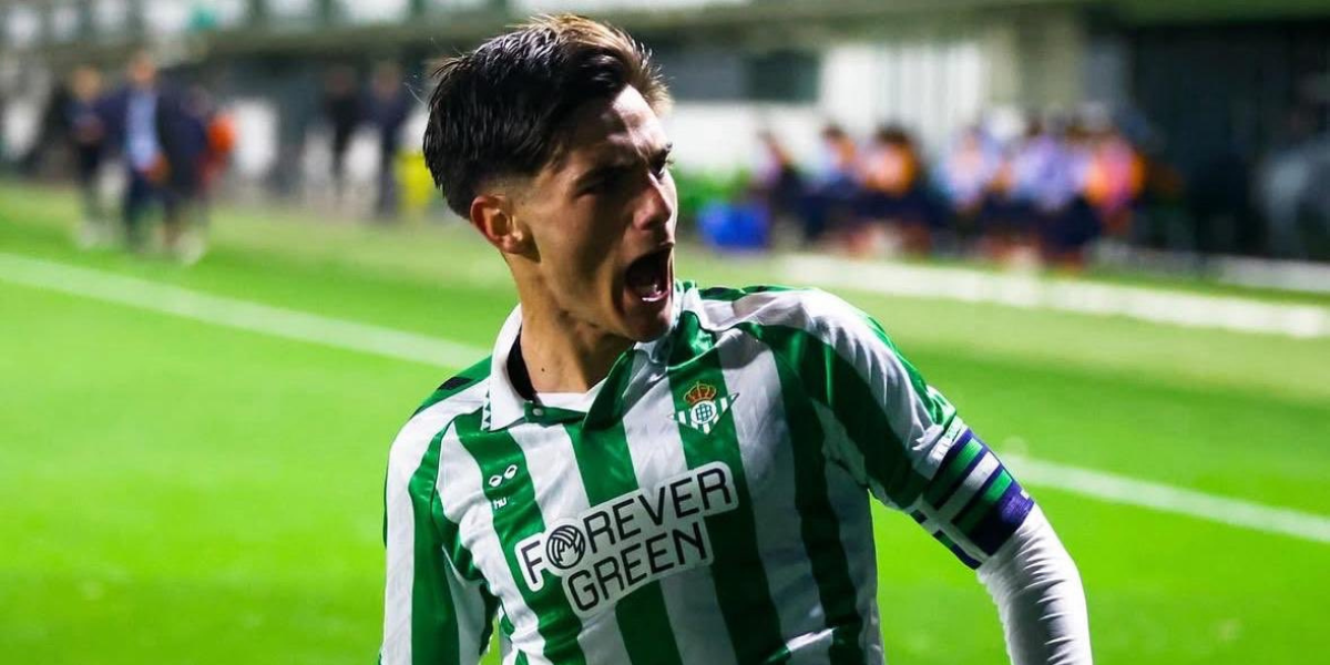 Morante celebrando un gol