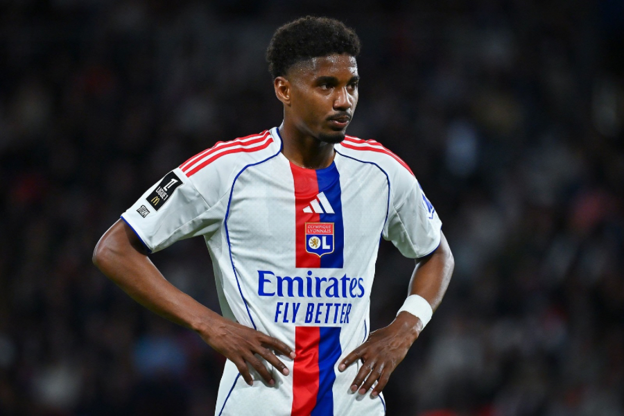 Abner Vinicius en un partido con el Lyon