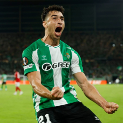 Marc Roca celebra un gol del Betis