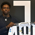 Presentación de Ekhator con la Juventus