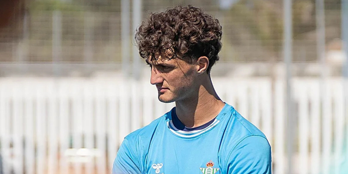 Manu González, entrenando con el filial del Betis