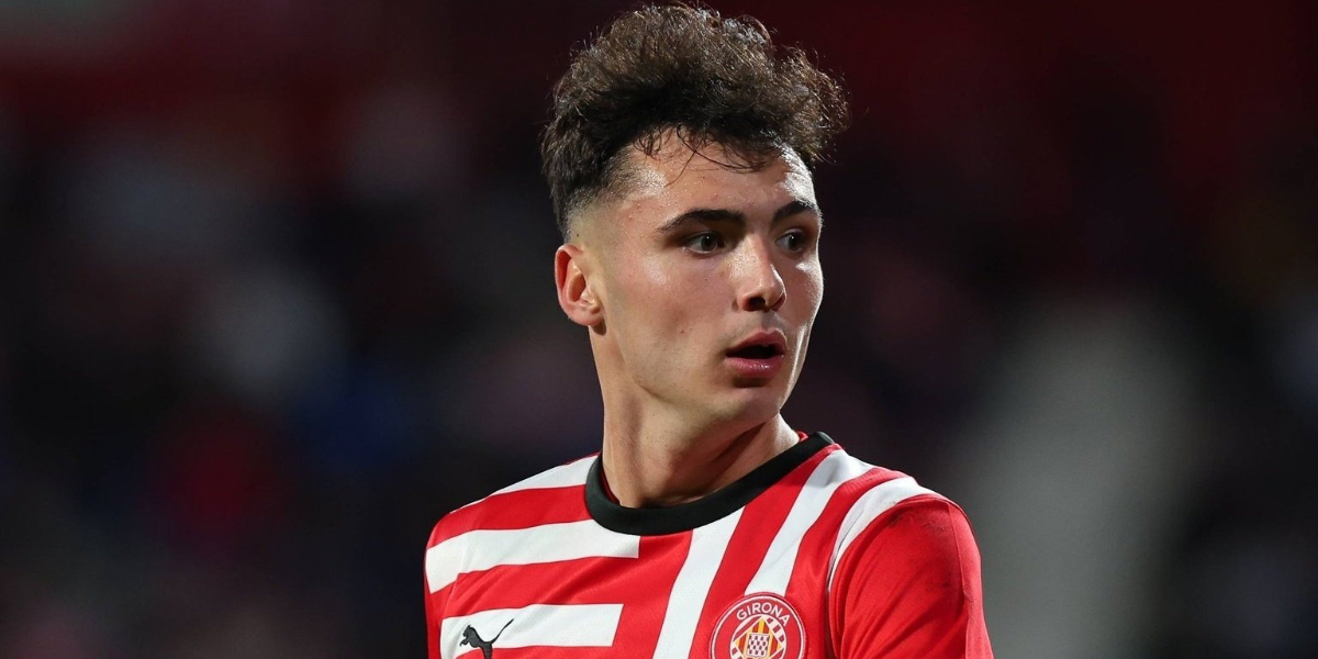 Arnau Martínez durante un choque del Girona