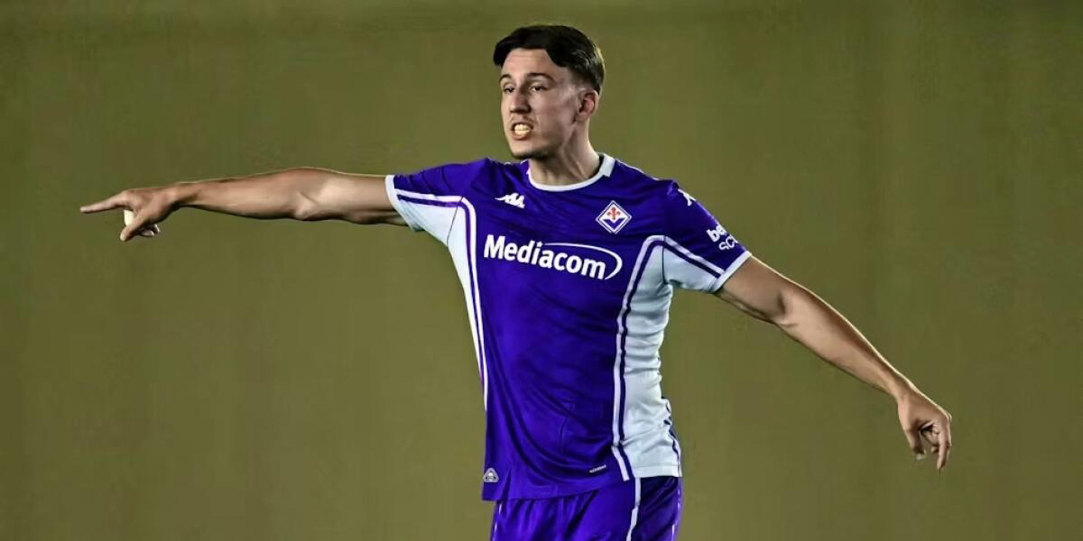 Kospo durante un partido con la Fiorentina