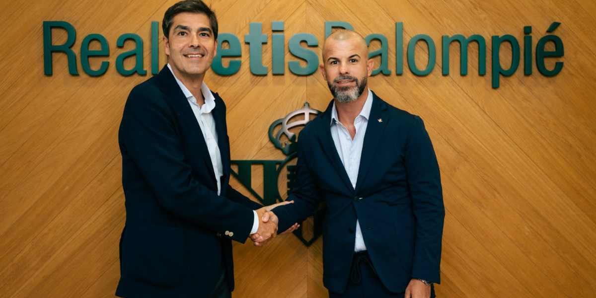 Anuncio de la renovación de Manu Fajardo