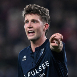 Frendrup durante un encuentro con el Genoa