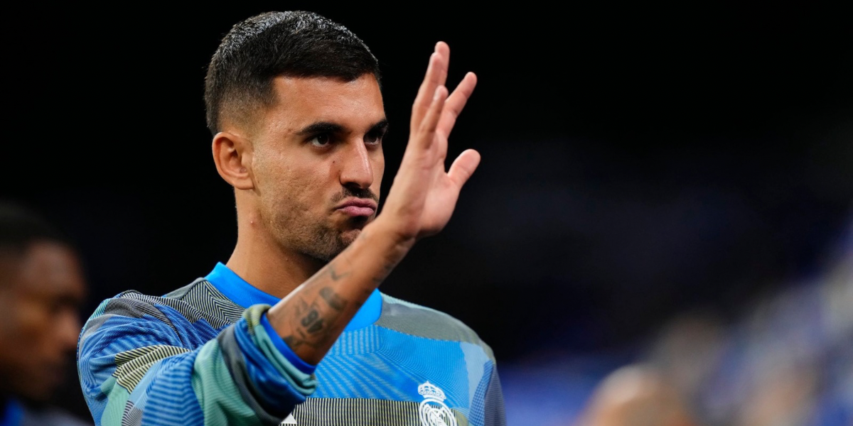 Ceballos calentando con el Madrid