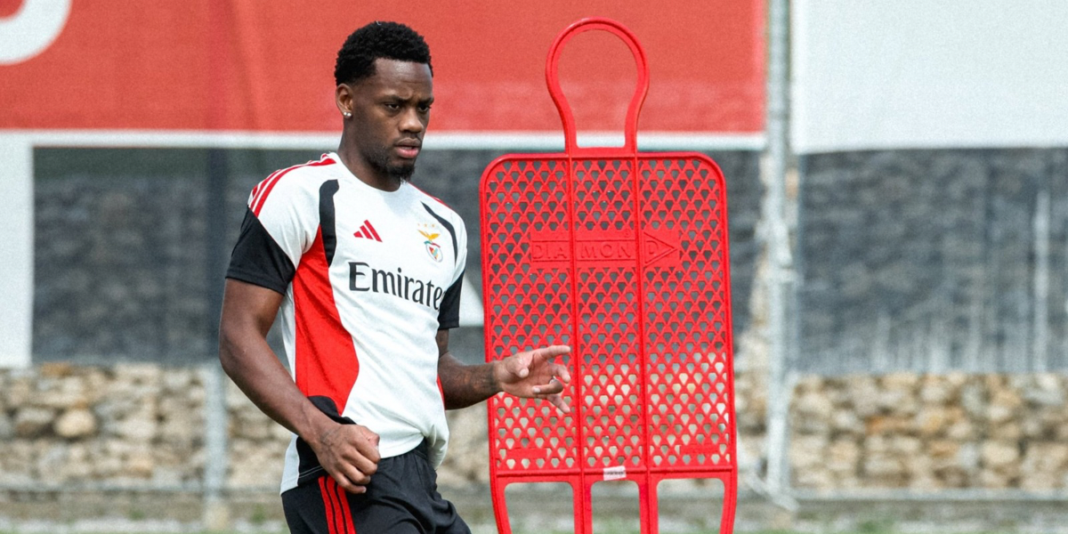 Jhon Durán entrenando con el Benfica