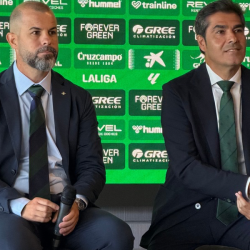 Haro y Fajardo presentando jugadores del Betis