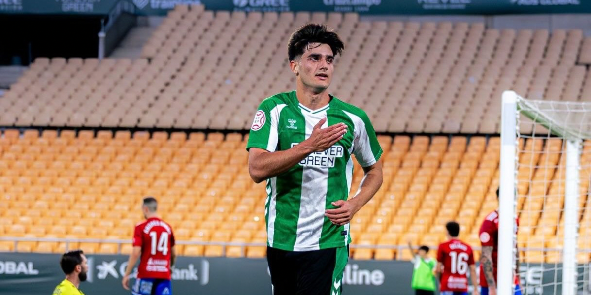 Morante celebrando un gol en La Cartuja
